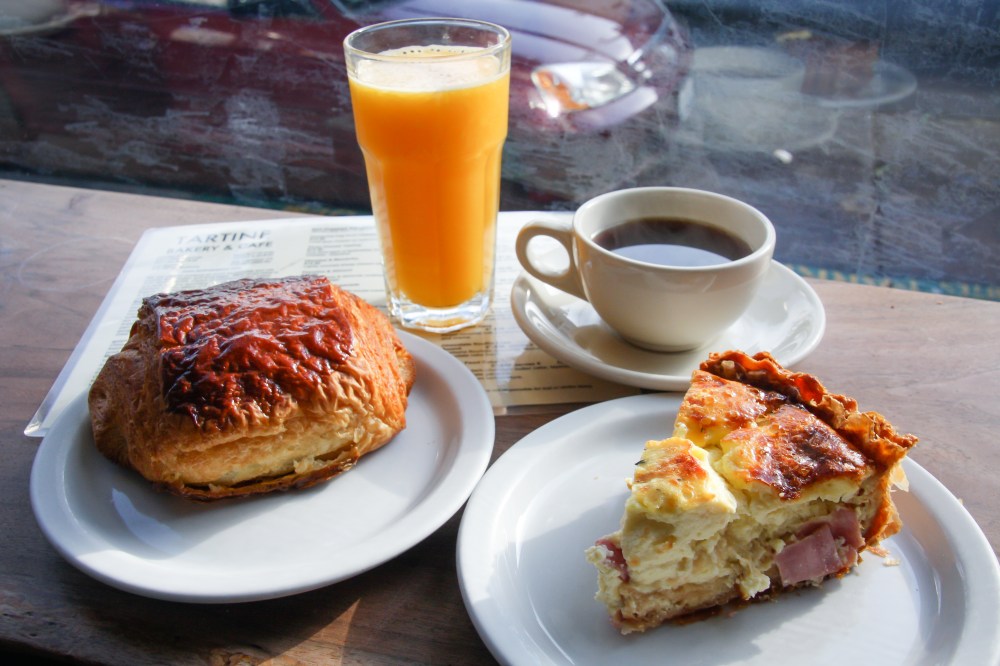 Tartine quiche and crossaint